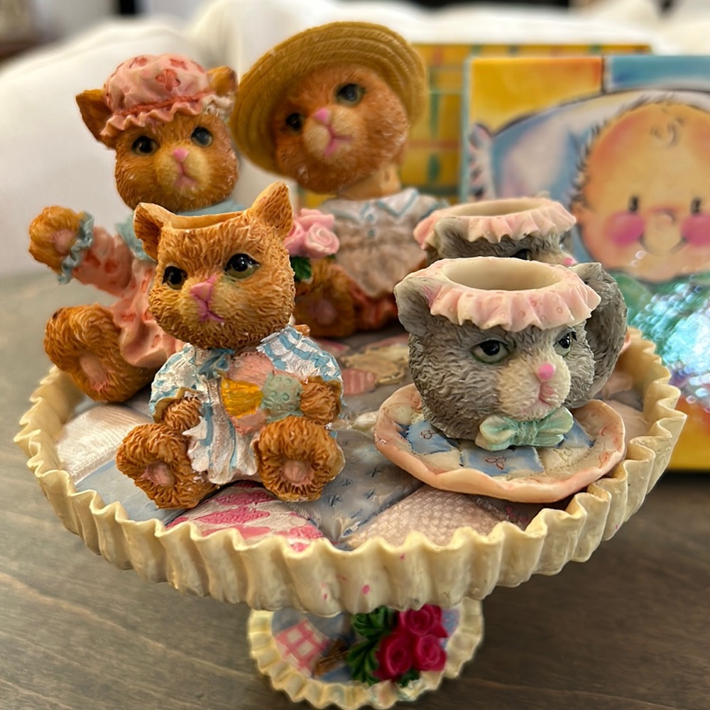 Vintage Tiny Miniature Bear and Cat Tea Breakable Set❤️❤️❤️❤️❤️❤️❤️😍😍